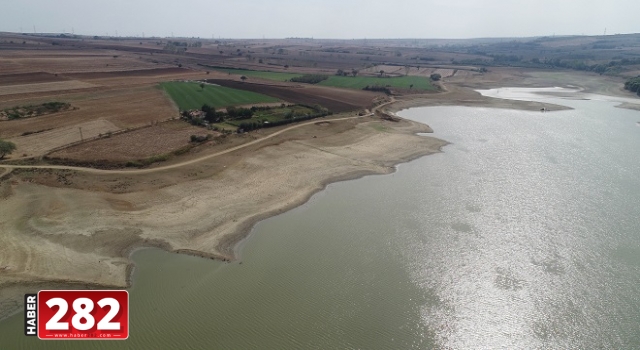 Tekirdağ'da su seviyesi azalan Bıyıkali Göleti'nden sulama durduruldu