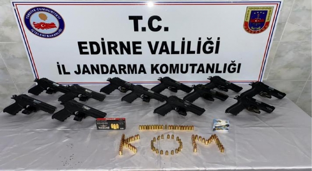 Edirne’de silah kaçakçılığı operasyonunda 12 tabanca ele geçirildi