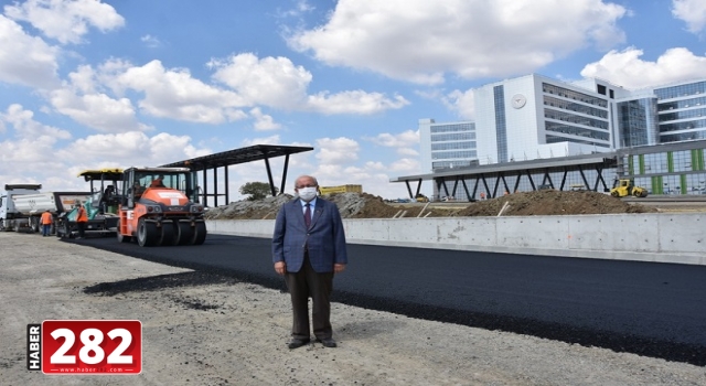 ŞEHİR HASTANESİ’NİN BAĞLANTI YOLLARININ YAPIMINDA SONA GELİNDİ
