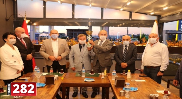 BAL LİGİNE YÜKSELEN MARMARAEREĞLİSİ BELEDİYE SPOR KULUBÜ’NÜN KUPA TÖRENİ GERÇEKLEŞTİ