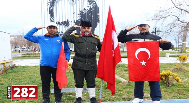Şehitler için İstanbul'dan Çanakkale'ye yürüyorlar