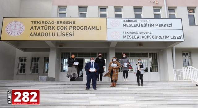 Ergene Belediyesi ve Sponsor Firmalardan Öğrencilere Tablet Desteği