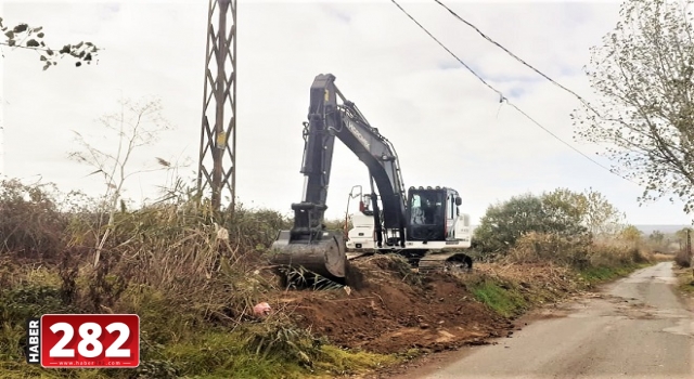 Derelerde ve yağmur suyu kanallarında temizlik çalışmaları gerçekleştiriliyor