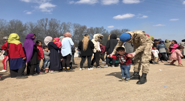 Mehmetçiğin merhameti yürek ısıttı