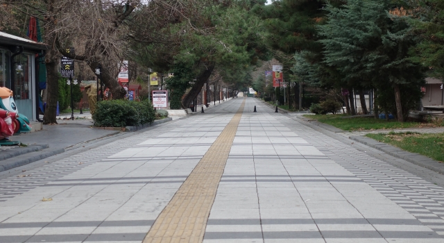 Trakya’da sokağa çıkma kısıtlaması nedeniyle cadde ve sokaklarda sessizlik hakim