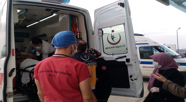 Sokağa çıkma kısıtlamasında ava giden kişinin tüfeğinden çıkan saçmalar arkadaşını yaraladı