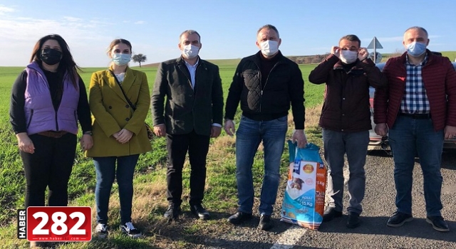 AK Teşkilatlardan Sokaktaki Dostlarımıza Destek
