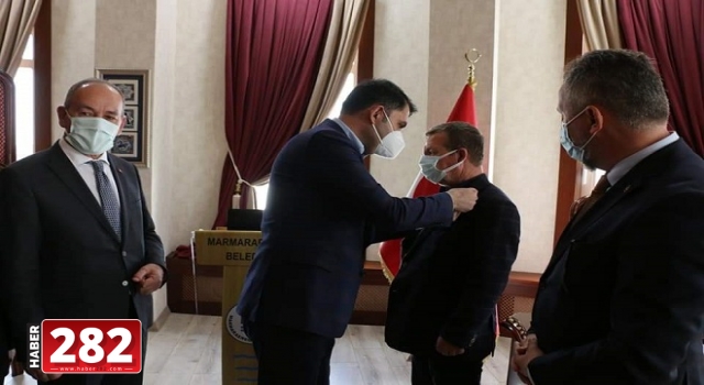 CHP’den istifa eden meclis üyesi AK Parti’ye geçti Ani Geçiş CHP'de Şok Etkisi Yarattı