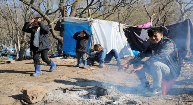 Sığınmacıların beklediği alanda dezenfeksiyon çalışması yapıldı