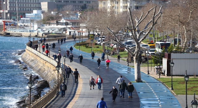 Tekirdağ’da vatandaşlar şubatta güneşli havanın keyfini sürdü