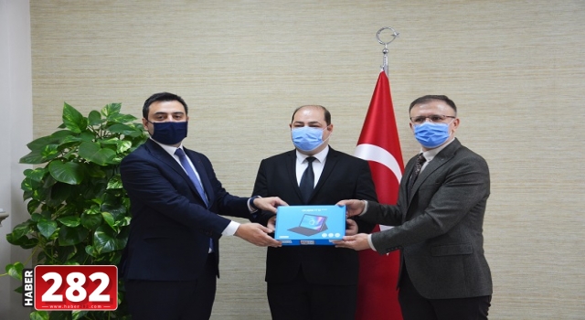 ÇORLU TİCARET VE SANAYİ ODASI’NDAN EĞİTİME TABLET DESTEĞİ