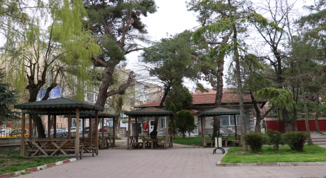 Kırklarelililer koronavirüs tedbirleri kapsamında "evde kalıyor"