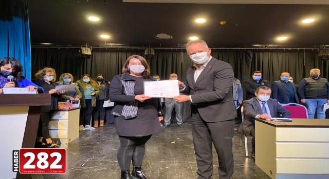 Mestan Özcan AK Parti’ye Katılan Birçok Üyeye Sertifikalarını Takdim Etti