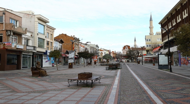 Trakya’da Kovid19 tedbirleri kapsamındaki sokağa çıkma kısıtlamasına uyuluyor