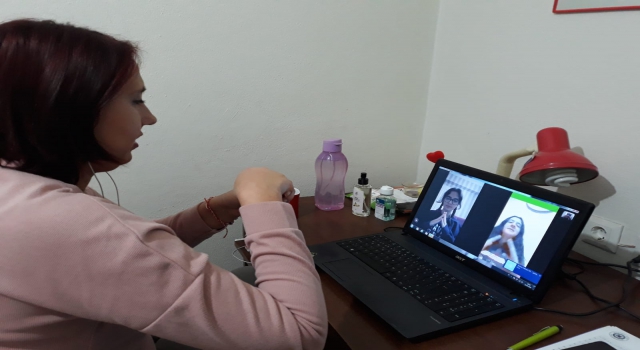 Öğrencilerden işaret diliyle "Evde kal" çağrısına destek