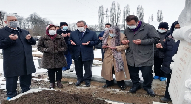 TÜ heyeti yazar İsmail Cambazov’u Sofya’daki kabri başında andı