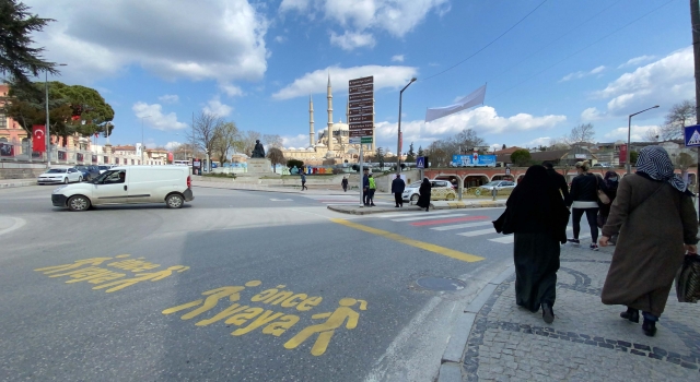 Edirne’de yayalara yol vermeyen sürücüler denetlendi