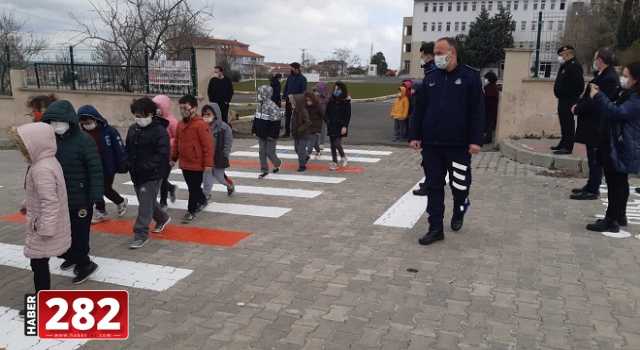 Ergene Belediyesi de “Yayalar Kırmızı Çizgimizdir” dedi