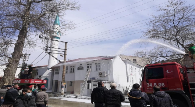 Tekirdağ’da caminin çatısında çıkan yangın söndürüldü