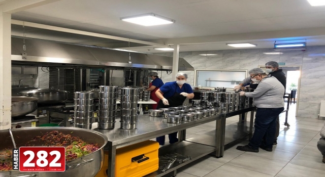 Süleymanpaşa Belediyesinden her gün 1000 sofrada iftar coşkusu