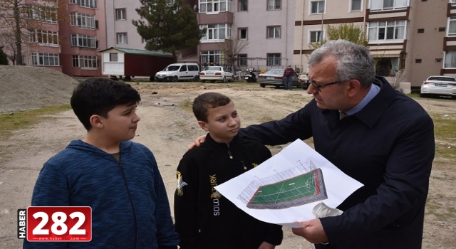 Başkan Mustafa Helvacıoğlu, Çamlıkent’e yapılması planlanan semt sahasıyla ilgili konuştu