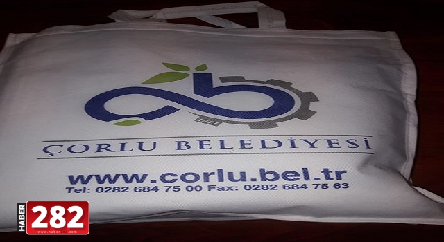 Çorlu'da  gazetecilere koruyucu hijyen malzemesi dağıtıldı