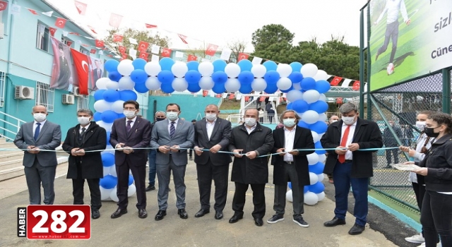 Mediha Mehmet Tetikol Ortaokulu Çok Amaçlı Spor Sahası hizmete açıldı