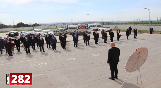 Ergene'de 23 Nisan ve TBMM'nin Yıl Dönümü Çelenk Sunma Programı İle Kutlandı