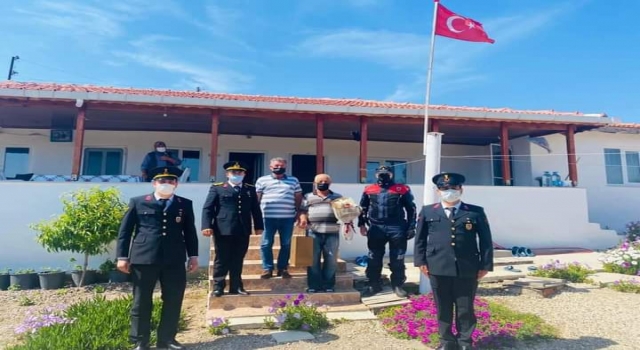 Enez’de güvenlik güçleri gazileri ziyaret etti