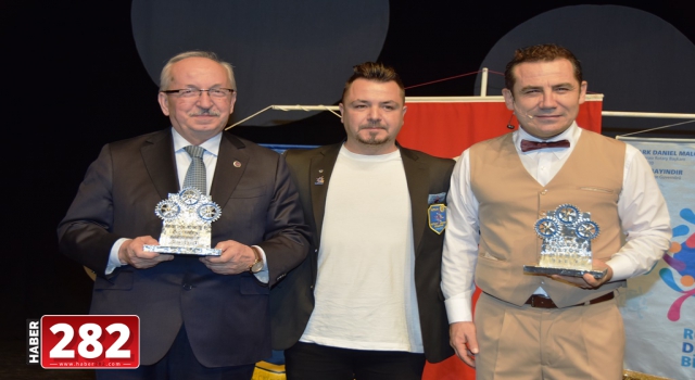 BAŞKAN ALBAYRAK’A ÜSTÜN HİZMET ÖDÜLÜ