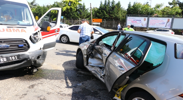 Tekirdağ’da hasta almaya giden ambulansla otomobil çarpıştı: 1 yaralı