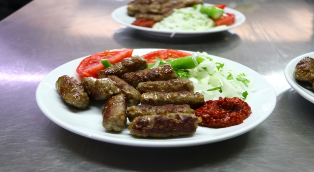 Trakya’da ciğerci ve köfteciler müşterileriyle buluştu