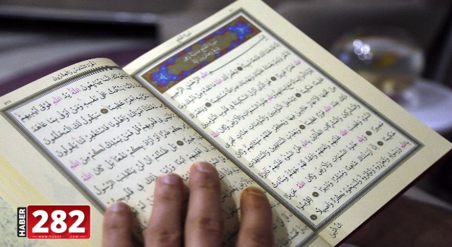 Berat Kandili'nde dualar evlerden yükseldi