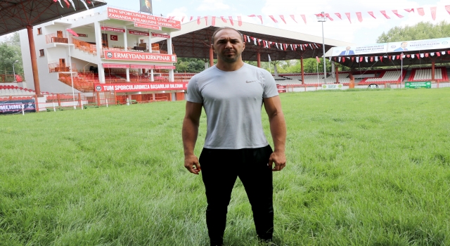 Başpehlivan Ali Gürbüz merhum babasının yarım kalan hikayesini gerçekleştirmek istiyor: