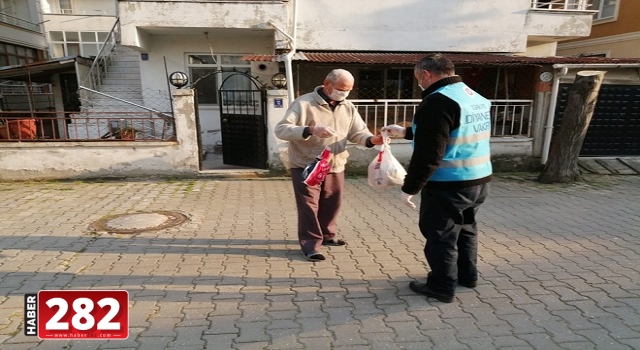 Tekirdağ'da "Vefa Sosyal Destek Grubu" yaşlıların hizmetine koşmaya devam ediyor