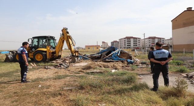 Kapaklı’da imara aykırı ve çevre kirliliğine neden olan ağıllar yıkılıyor