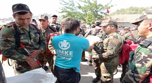 Edirne UMKE personeli, Muğla’da yangından etkilenenlere acil sağlık hizmeti sunuyor
