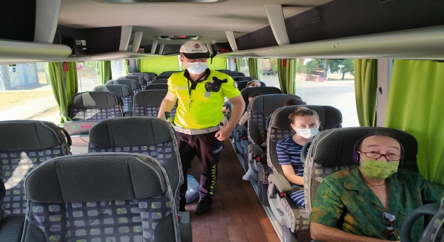 Keşan’da polis otobüs sürücüleri ve yolcularını uyardı