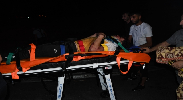 Tekirdağ’da menfeze devrilen tırın sürücüsü yaralandı