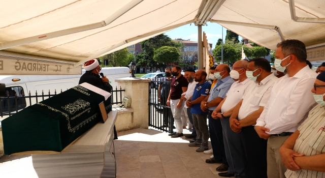 Trafik kazasında hayatını kaybeden Tekirdağ Büyükşehir Belediyesi Şube Müdürü Taner Artun, toprağa verildi