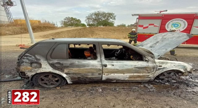 Tekirdağ'da seyir halindeki otomobilde yangın çıktı